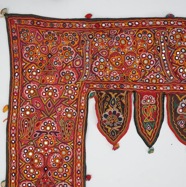 Baar Sankhiyo doorway cover 187 x 213 cms